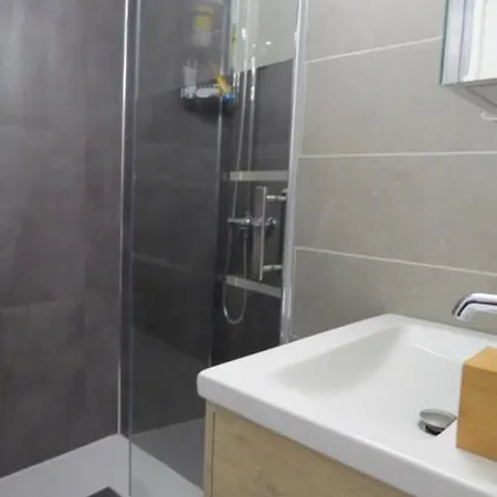 Apartment T2 Pour 4 Personnes Avec Piscine Et Court De Tennis 4sant53 *